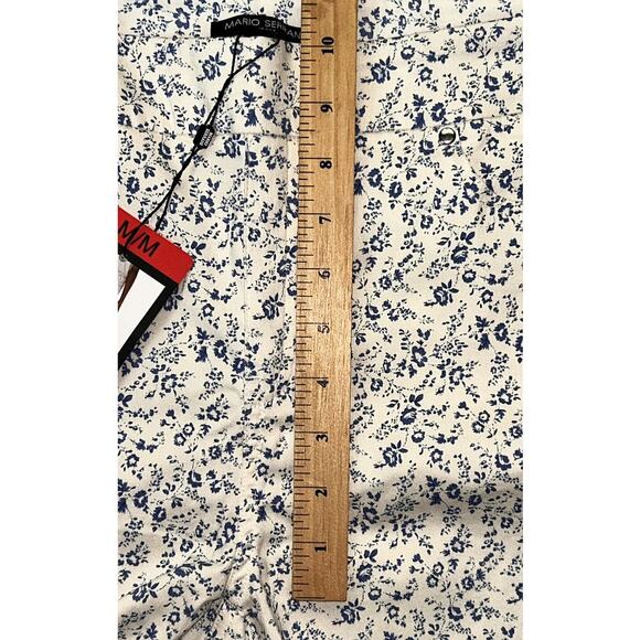 NWT Mario Serrani Cuff Capri Stretch White & Blue Floral Pants Medium - Picture 4 of 9